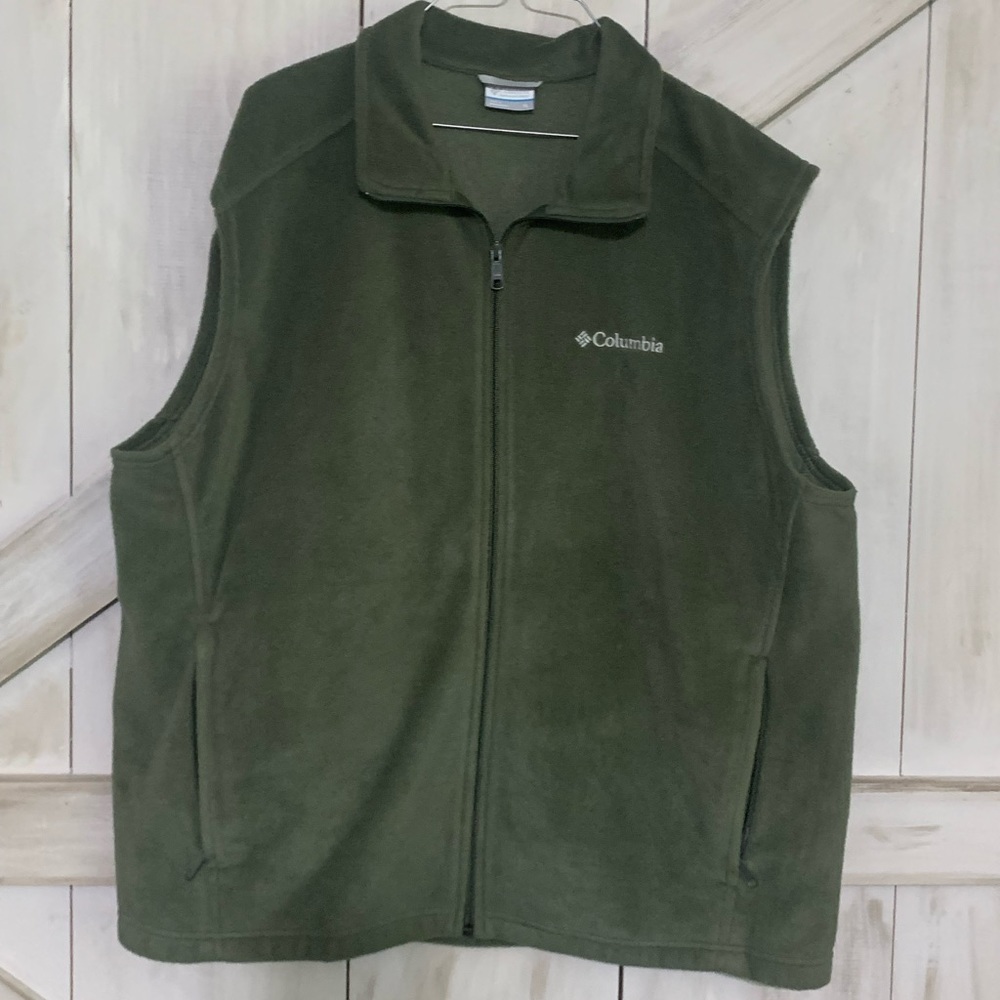 Mens Columbia vest